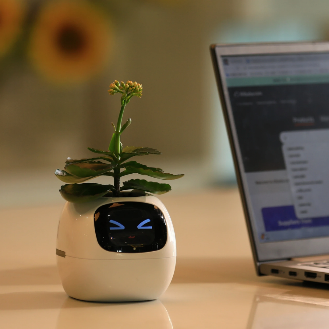 Smart AI plant pot pet